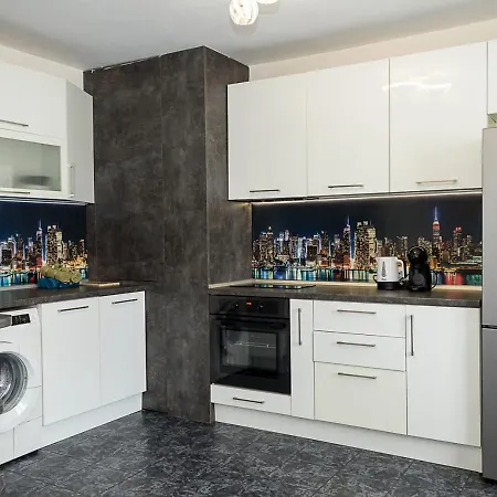 2-bedroom In Prime Location By Flat Mаnаger Apartmán *