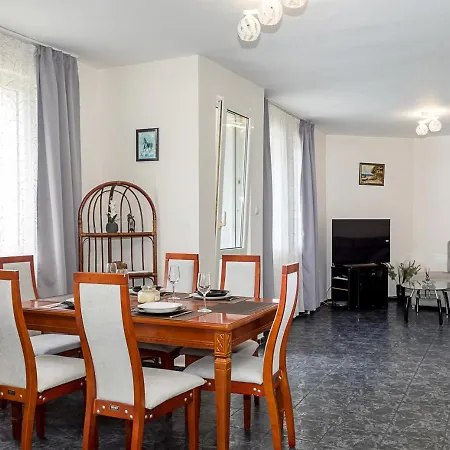 2-bedroom In Prime Location By Flat Mаnаger